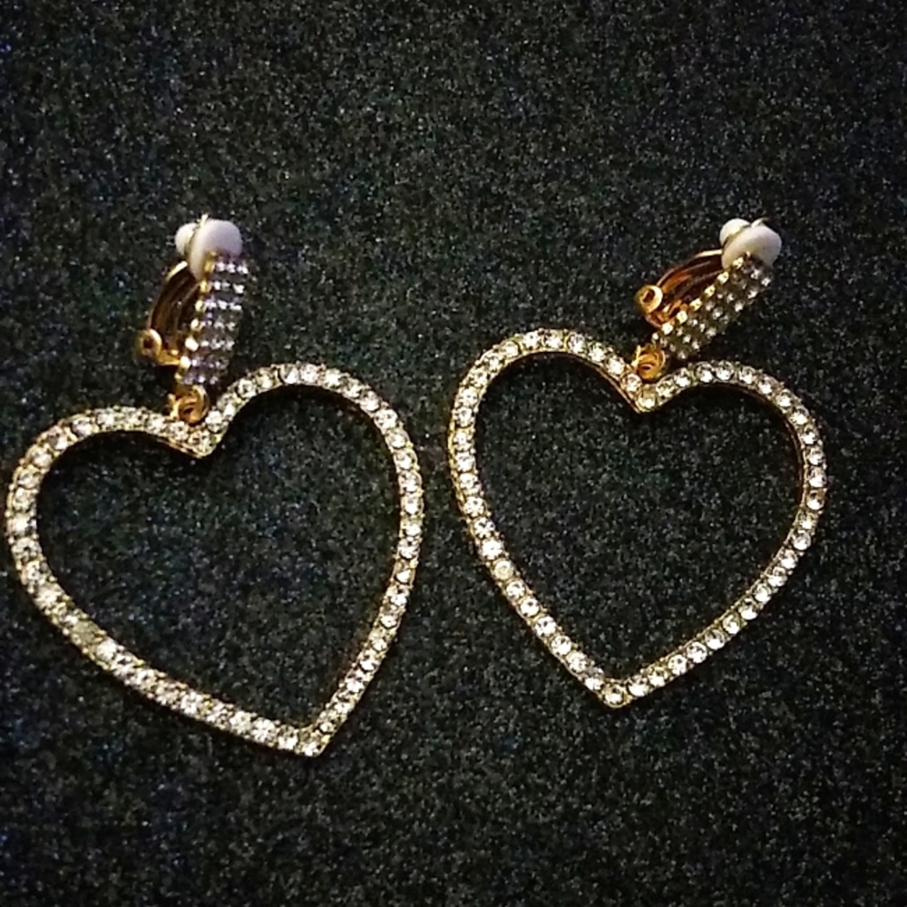 ACCESSORIES/❤ HEART SHAPED CLIP ON EARRINGS